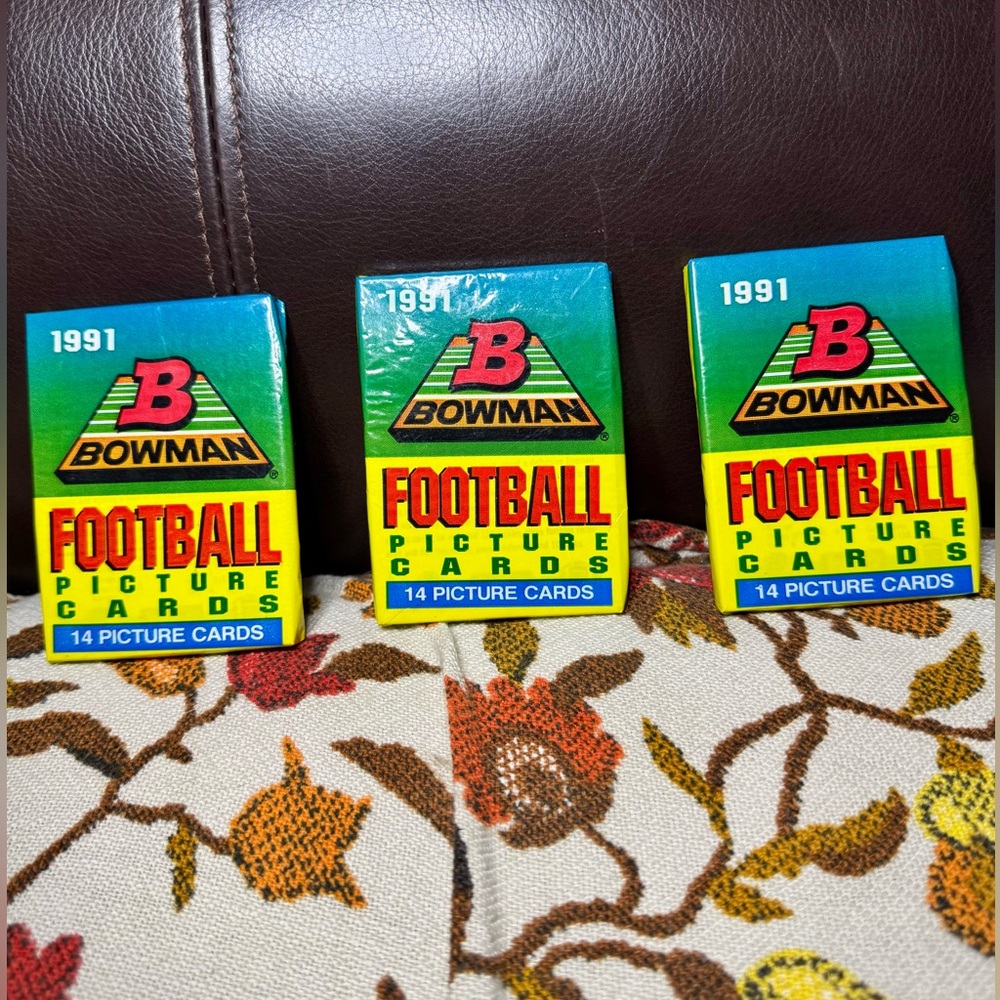 3 Unopened 1991 Football Card Packs